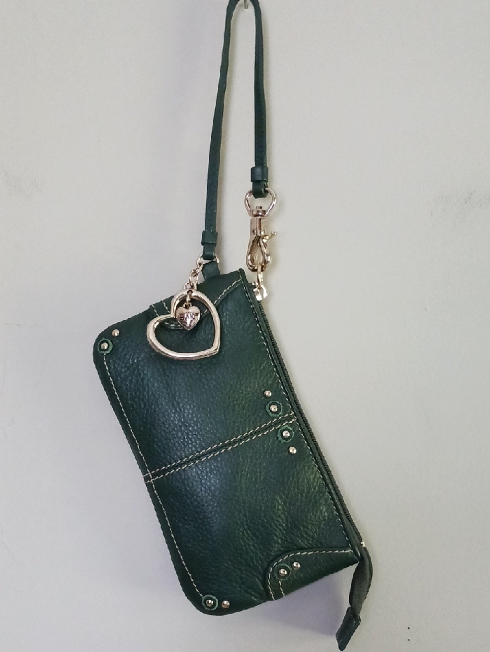 The Sak Green Leather Wristlet With Logo Charm - Picture 2 of 12